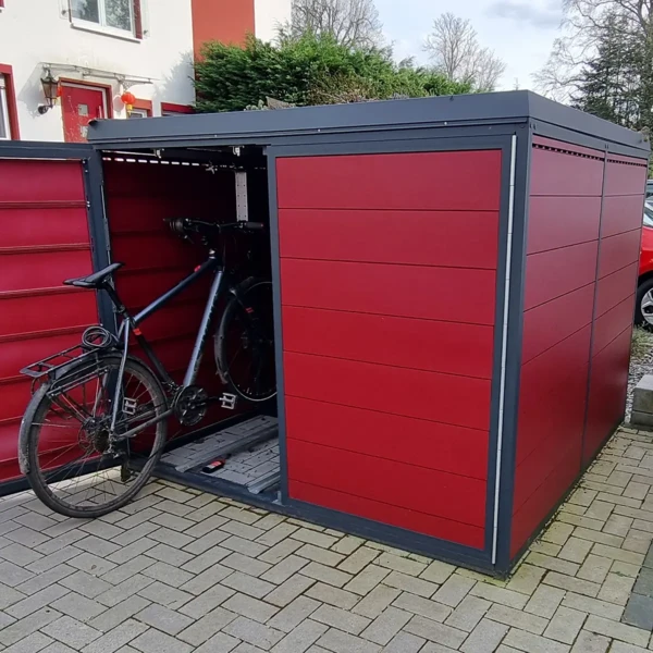 Rote Fahrradbox für 4 Fahrräder – Design trifft Sicherheit